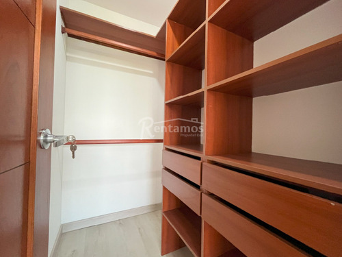 Apartamento En Arriendo En Benedictinos. Cod A776241