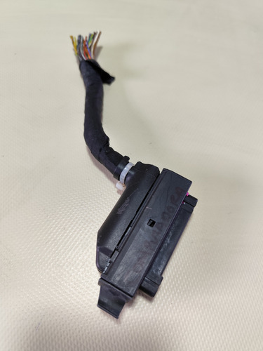 Arnés Conector Computadora Chasis Vw Bora 2005-2010 Original (Usado)