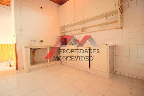 Casa En Venta - 2 Dormitorios - Parque Batlle