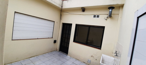 Imagen 12 de 14 de Bajo El Valor !!! 3 Departamentos De 2 Amb. Con Patio Y Espacio Aéreo. Venta En Block Ideal Inversor!!!