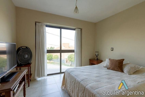 Imagen 7 de 11 de Casa De Categoria En Villa Carlos Paz