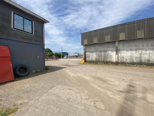 Gran Terreno Con Bodegaje Industrial, Sector Jaime Repullo.