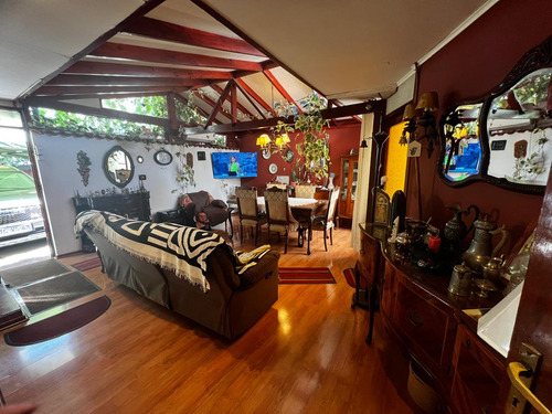 Casa Con Excelente Ubicación Para Uso Comercial, Buin Centro