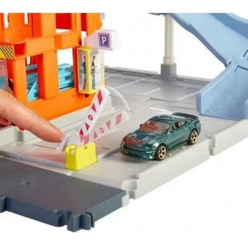 Pista Matchbox Action Park Play Garage + Carro De Regaló Multicolor