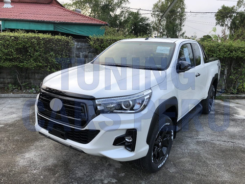 Imagen 5 de 7 de Parachoque Posterior Toyota Hilux Srv / Revo 2016 - 2021