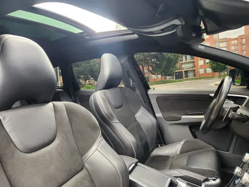 Volvo XC60 T6 R-Design Awd At 3.0 Cc 2015