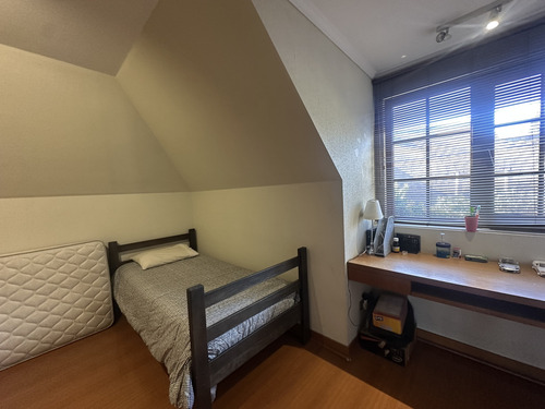 En Condominio Caminable Al Santiago College