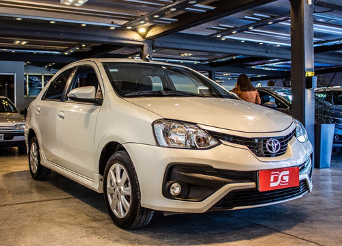Imagen 14 de 15 de Toyota Etios Xls 1.5n 79.000km 2017 Blanco