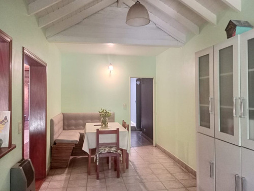 Casa 6 Ambientes, Fondo Libre. Apta Credito