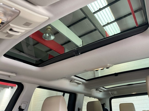 Imagen 9 de 12 de Land Rover Lr4 Hse 7 Pasajeros Color Rojo 2013