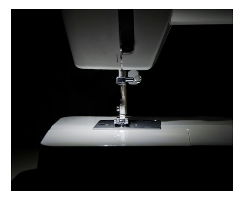Imagen 2 de 2 de Máquina de coser recta Alfa Style 20 portable blanca y rosa