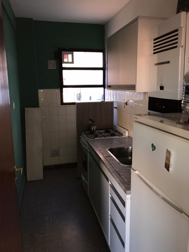 Imagen 9 de 12 de Departamento De 1 Amb Amplio Con Balcon. Excelente Vista.