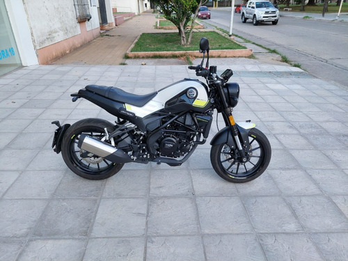 Imagen 1 de 15 de Benelli Leoncino 250 2020 1.800km