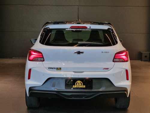 Chevrolet Onix HATCH RS 1.0 Turbo 12V Flex 5p Automático.