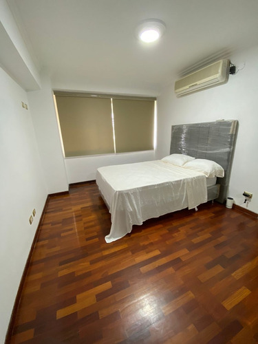 Se Alquila Apartamento 147m2 Urb La Esmeralda La Tahona