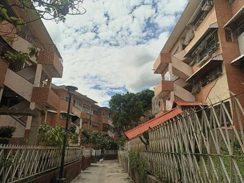 ¡mega Económico! Apartamento De 67 Mtrs2 Con 3 Habitaciones Y Un Puesto De Estacionamiento Se Vende Ubicado En Sarría - Pedro Camejo - Caracas