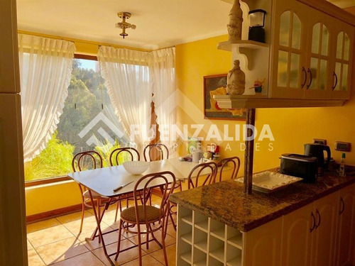 Casa En Venta De 5 Dorm. En Viña Del Mar