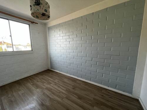 Hermosa Casa En Venta, 2 Pisos, 2d1b, Sector Tranquilo, Club