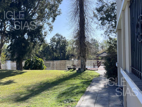 Casa Sobre El Río En Dique Luján