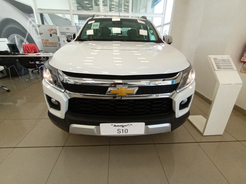 Imagen 3 de 23 de Chevrolet S10 4x4 At 2023 Mr