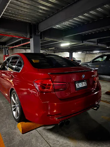 BMW Serie 3 2.0 330ia Sport Line At
