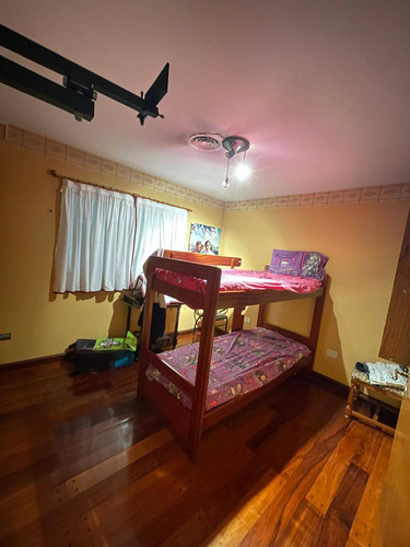 Venta Chalet 4 Dormitorios Castelar Con Cochera