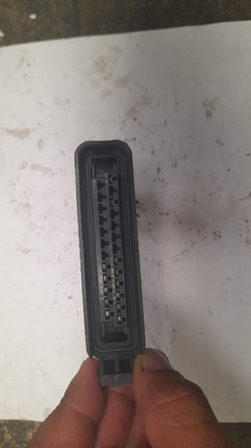 Arne Conector Computadora Vidrios Vw Pointer 1.8 02 - 04 (Usado)