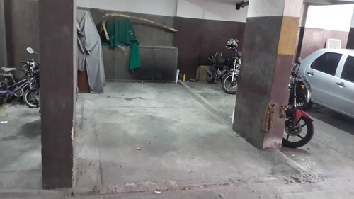 Imagen 1 de 4 de Oportunidad! Dueño Directo Vende Cochera Fija Y Techada