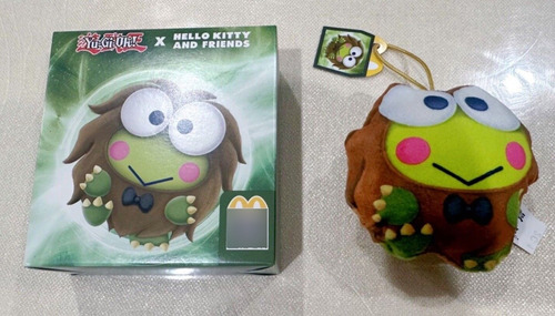 Keroppi X Kuriboh - Muñeco Yu-gi-oh! X Hello Kitty