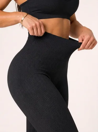 Calça Legging Canelada Feminina Academia Sem Costura Fitness Preto Liso P/m