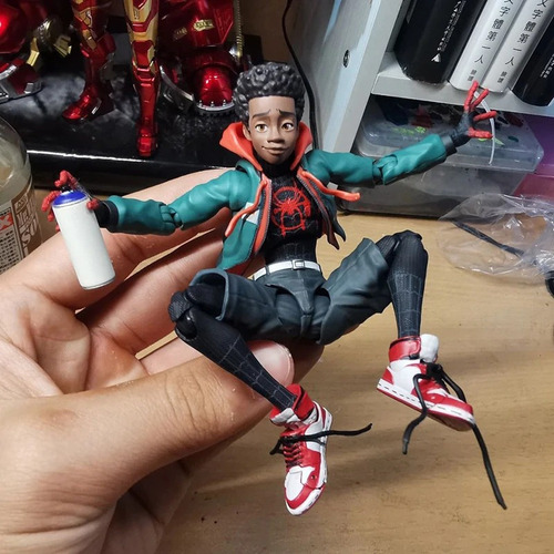 Novo Boneco De Ação Sentinel Spider-m Miles Morales