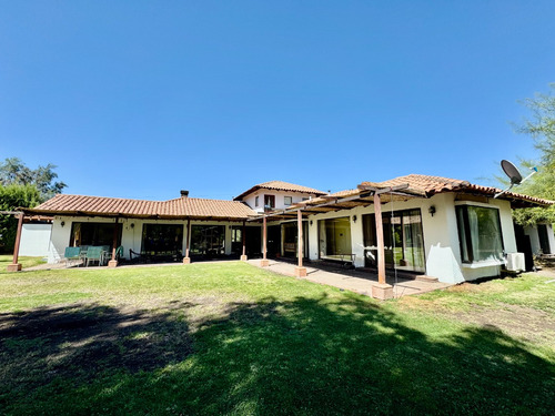 Excelente Ubicación, Casa Interior, 4d+4b+servicio+quincho