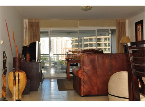 Apartamento Con Excelentes Servicios- Ref: 15297