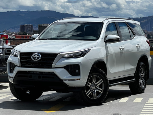 Toyota Fortuner 2.8 Diesel Sr 4X4 At