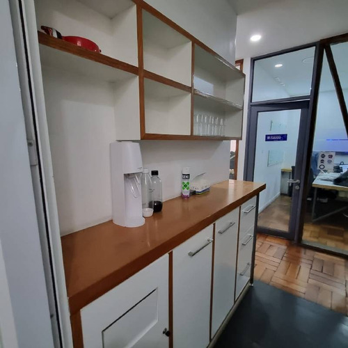 Imagen 13 de 23 de Excelente Oficina Amoblada A Pasos De Metro Salvador