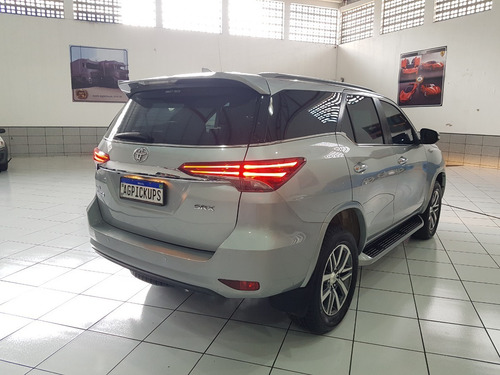 Imagem 2 de 20 de Toyota Hilux Sw4 2.8 Srx 4x4 7 Lugares Blindada 16/2016