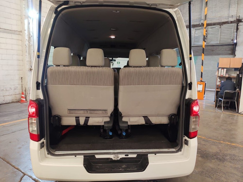 Imagen 11 de 15 de Nissan Urvan 2018 2.5 15 Pas Amplia Aapack Seg Mt