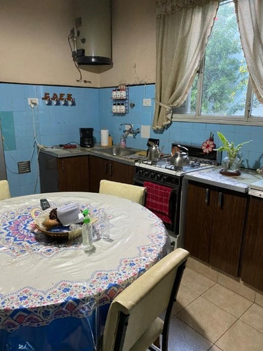 Imagen 4 de 14 de Permuta - Casa A Refaccionar En Venta - Ideal Emprendimiento - Moron Sur