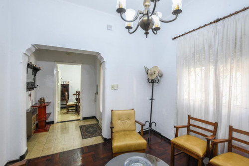 Imagen 4 de 22 de Casa De 2 Dormitorios En Venta Con Patio Y Terraza Parrillero Echesortu Rosario Centro