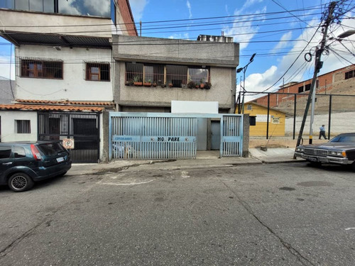 Se Alquila Local Comercial  280m²   Catia 