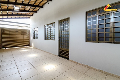 Imagem 26 de 27 de Casa À Venda, 3 Quartos, 2 Vagas, Santa Rosa - Divinópolis/mg - 31805
