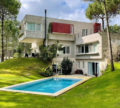 Casa En Venta - 6 Dormitorios 5 Baños - Cochera - 1756mts2 - Pinamar