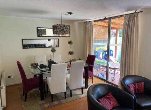 Acogedora Casa En Condominio / Peñalolen