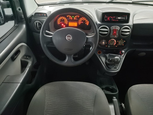 Imagem 11 de 15 de Fiat Doblò Adventure 1.8 Flex 2009 2010 Adventure Locker