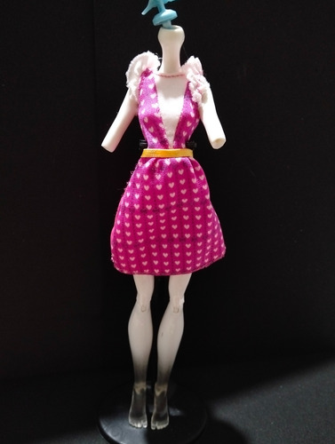 Monster High Lote De Ropa (Usado)