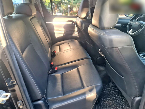 Imagem 8 de 9 de Toyota Hilux 2.8 Srx Cd Automática 4x4 2017