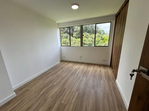 Apartaestudio En Arriendo Ubicado En El Poblado Sector Los Balsos (27031).