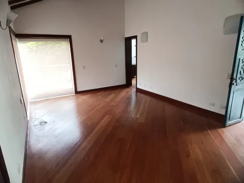 Casa En Arriendo Ubicada En Rionegro Sector Llanogrande (16007).