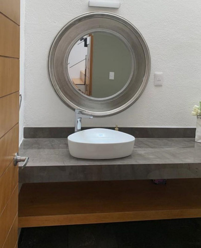 Venta De Casa En Centro Sur, Claustros Del Sur, 4 Recamaras, 4.5 Baños, Jardín