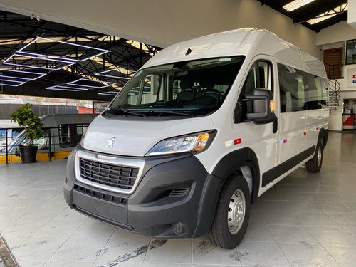 Peugeot Boxer Executiva 2024 17 Lugares